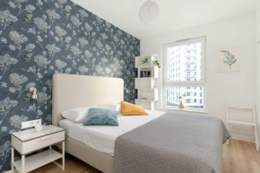 Bright Apartment Obrońców Wybrzeża with Parking by Noclegi Renters